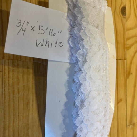 Assorted Lace Trim Collection - Picture 12 of 14